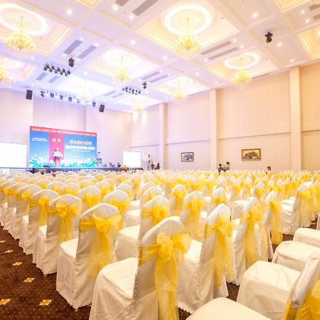 Tan Son Nhat Saigon Hotel Хошимін Екстер'єр фото