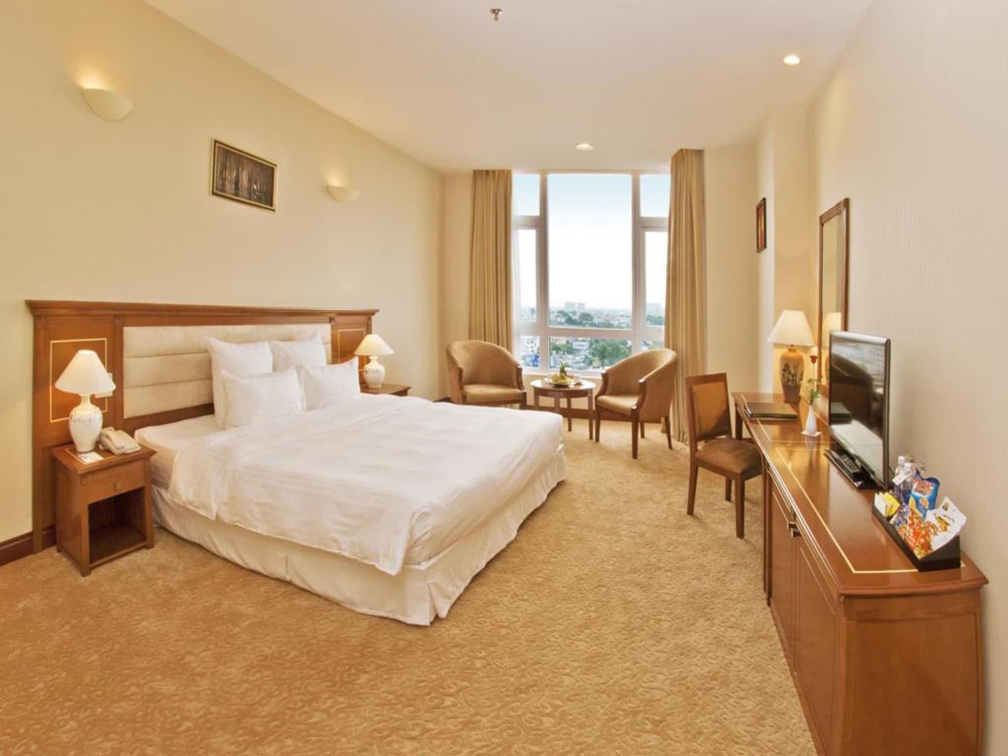 Tan Son Nhat Saigon Hotel Хошимін Екстер'єр фото