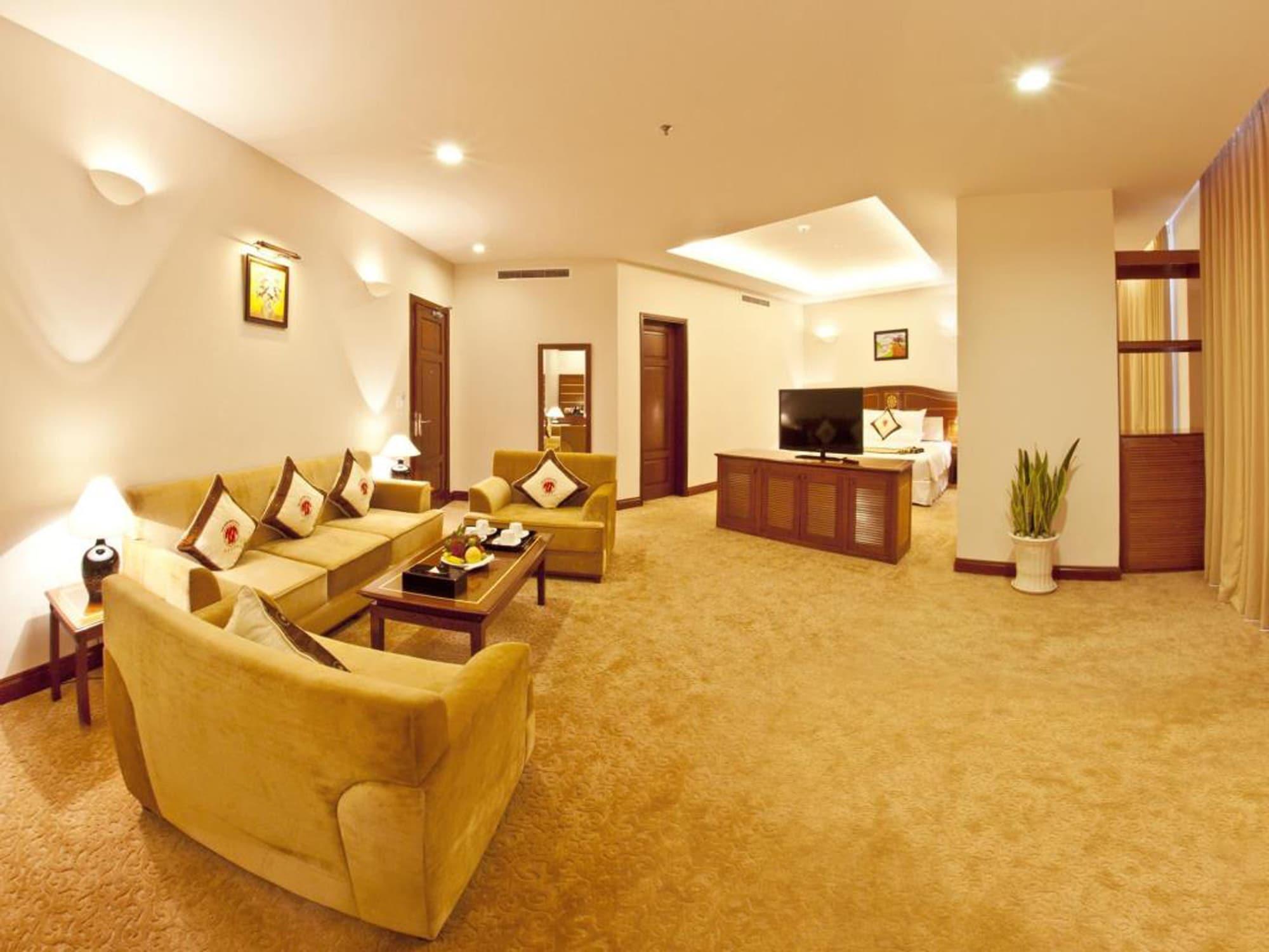 Tan Son Nhat Saigon Hotel Хошимін Екстер'єр фото