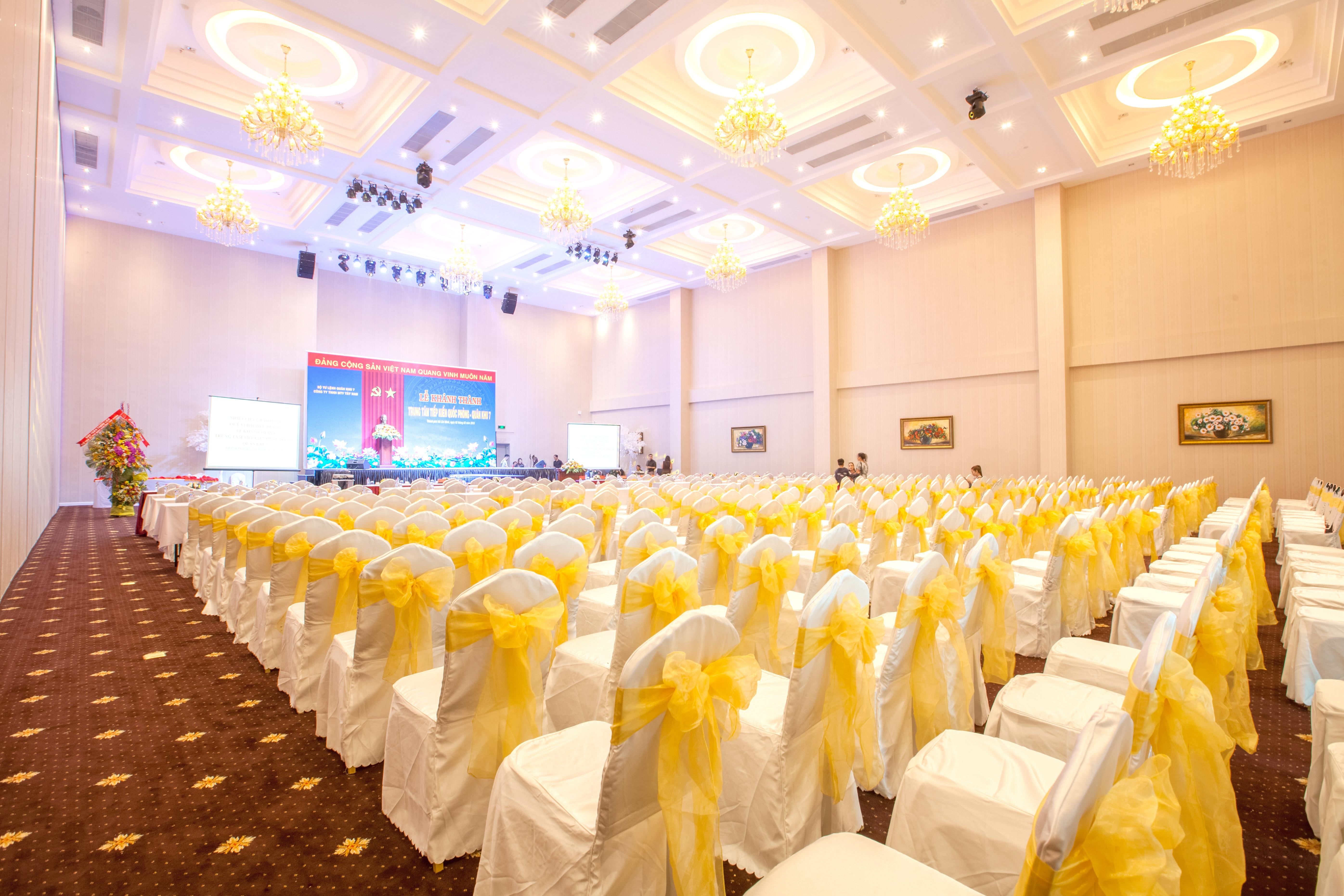 Tan Son Nhat Saigon Hotel Хошимін Екстер'єр фото