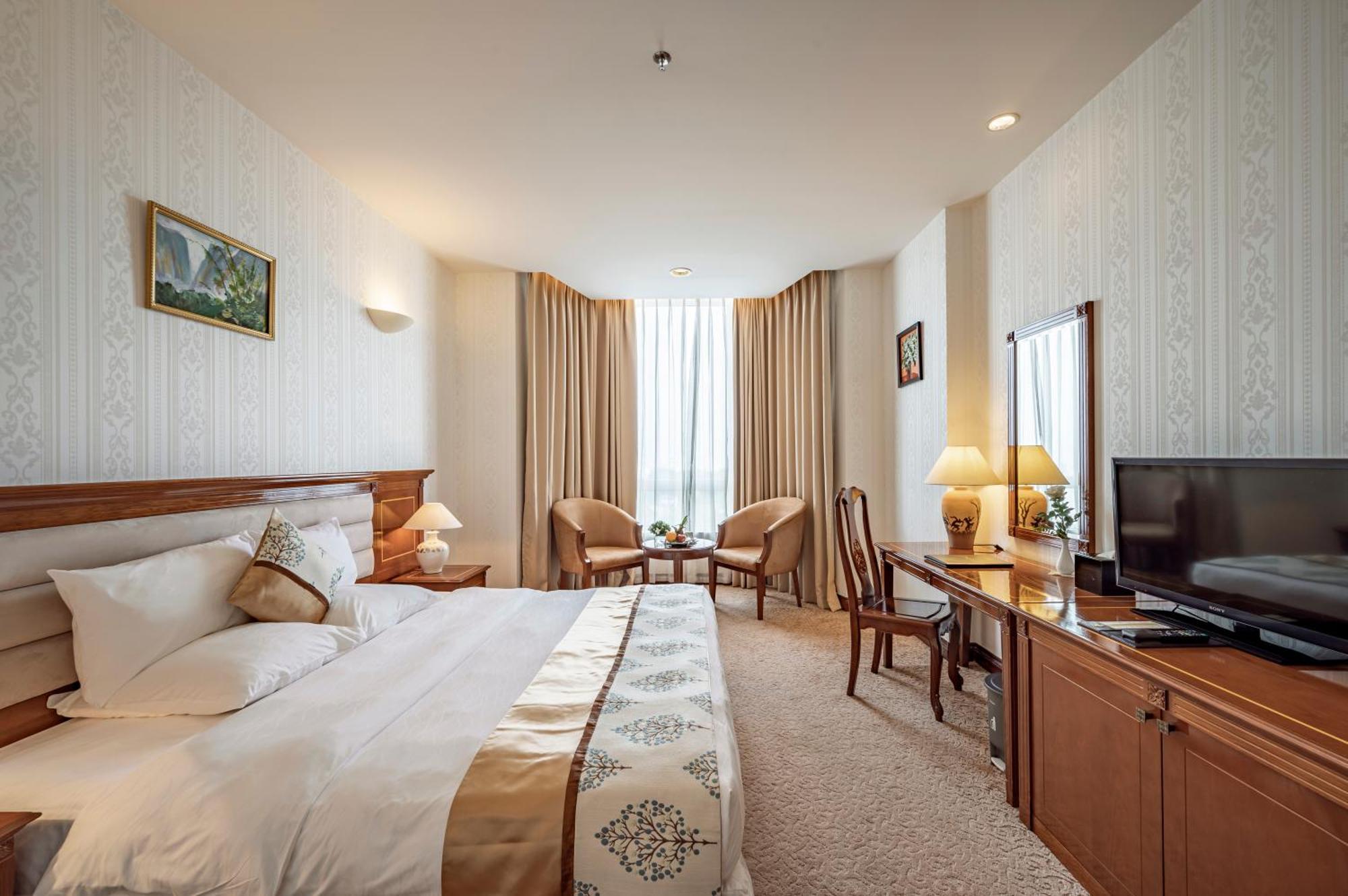 Tan Son Nhat Saigon Hotel Хошимін Екстер'єр фото