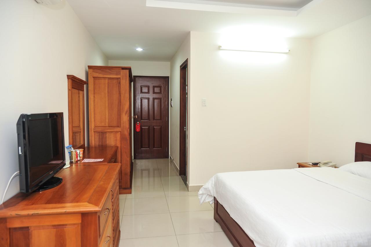 Tan Son Nhat Saigon Hotel Хошимін Екстер'єр фото