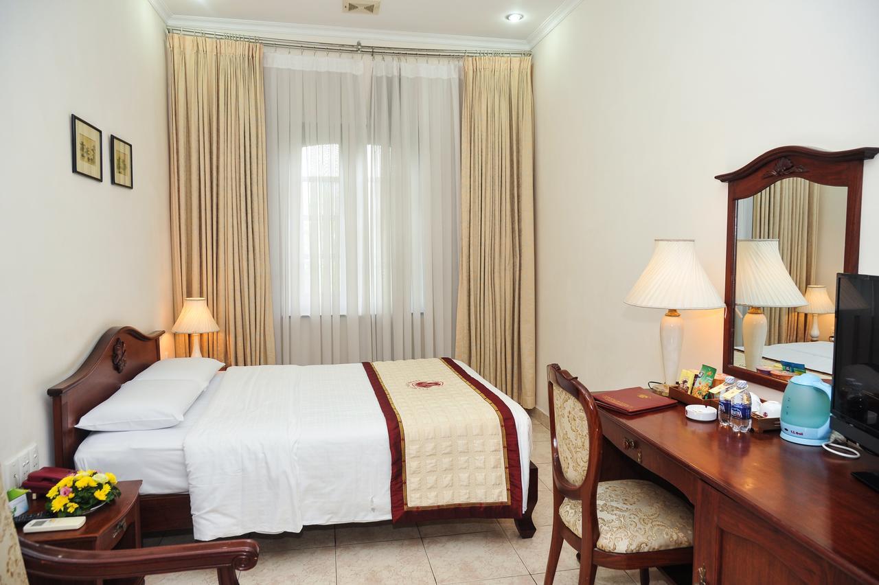 Tan Son Nhat Saigon Hotel Хошимін Екстер'єр фото