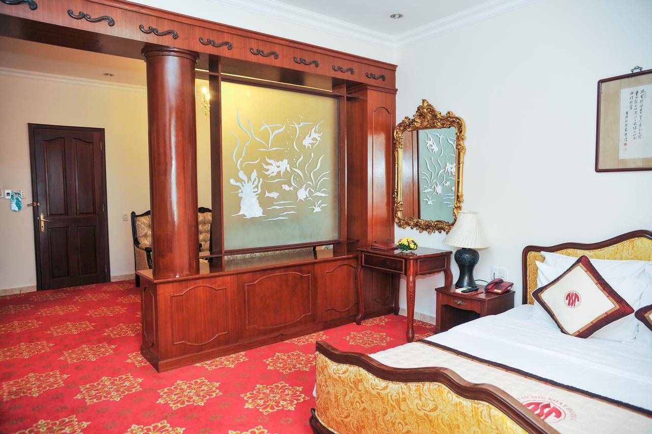 Tan Son Nhat Saigon Hotel Хошимін Екстер'єр фото