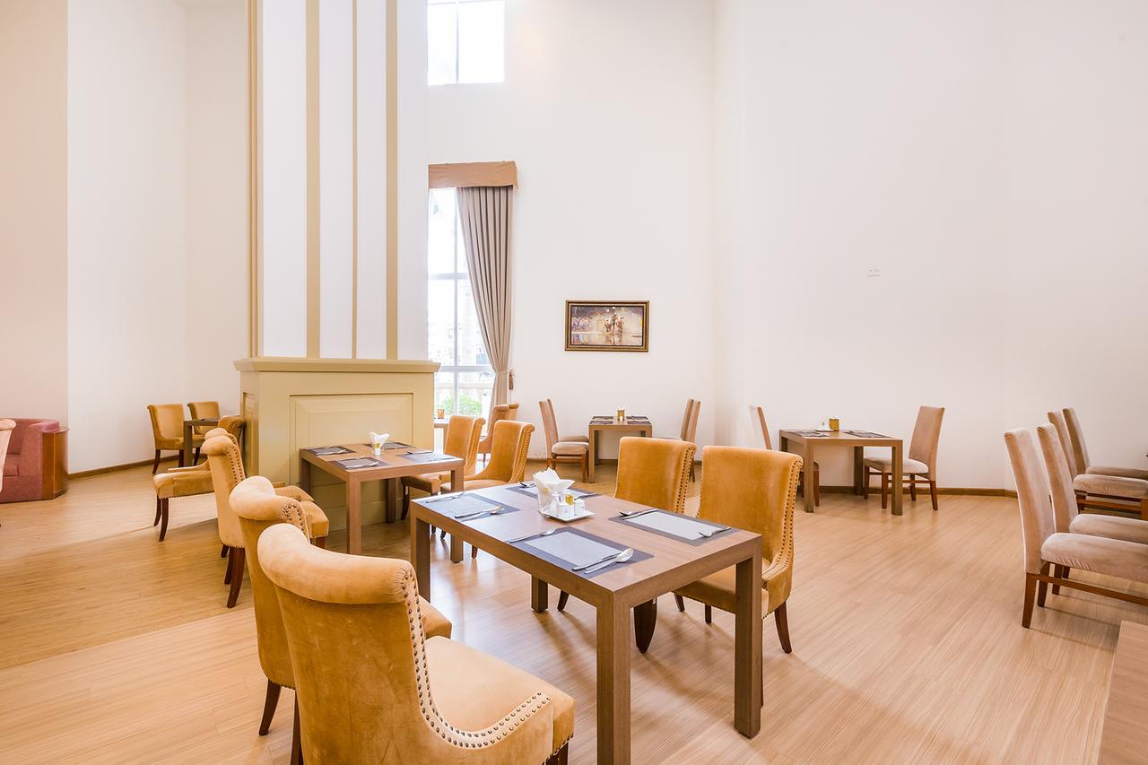 Tan Son Nhat Saigon Hotel Хошимін Екстер'єр фото