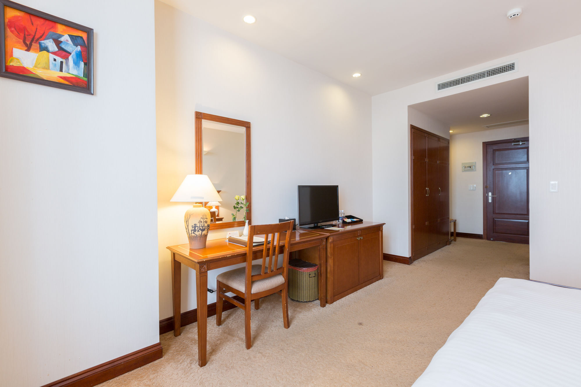 Tan Son Nhat Saigon Hotel Хошимін Екстер'єр фото